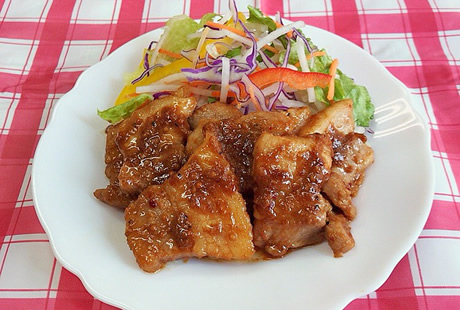 3種果汁で仕上げた栗豚の厚切りカルビ焼