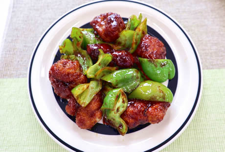 ピーマンを加える鶏モモ黒酢南蛮炒め用