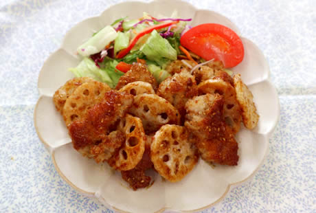 金ごま香る鶏モモ肉とれんこんのカリカリ甘辛炒め